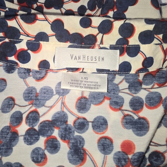 Van Heusen Button Down - Picture 3 of 3